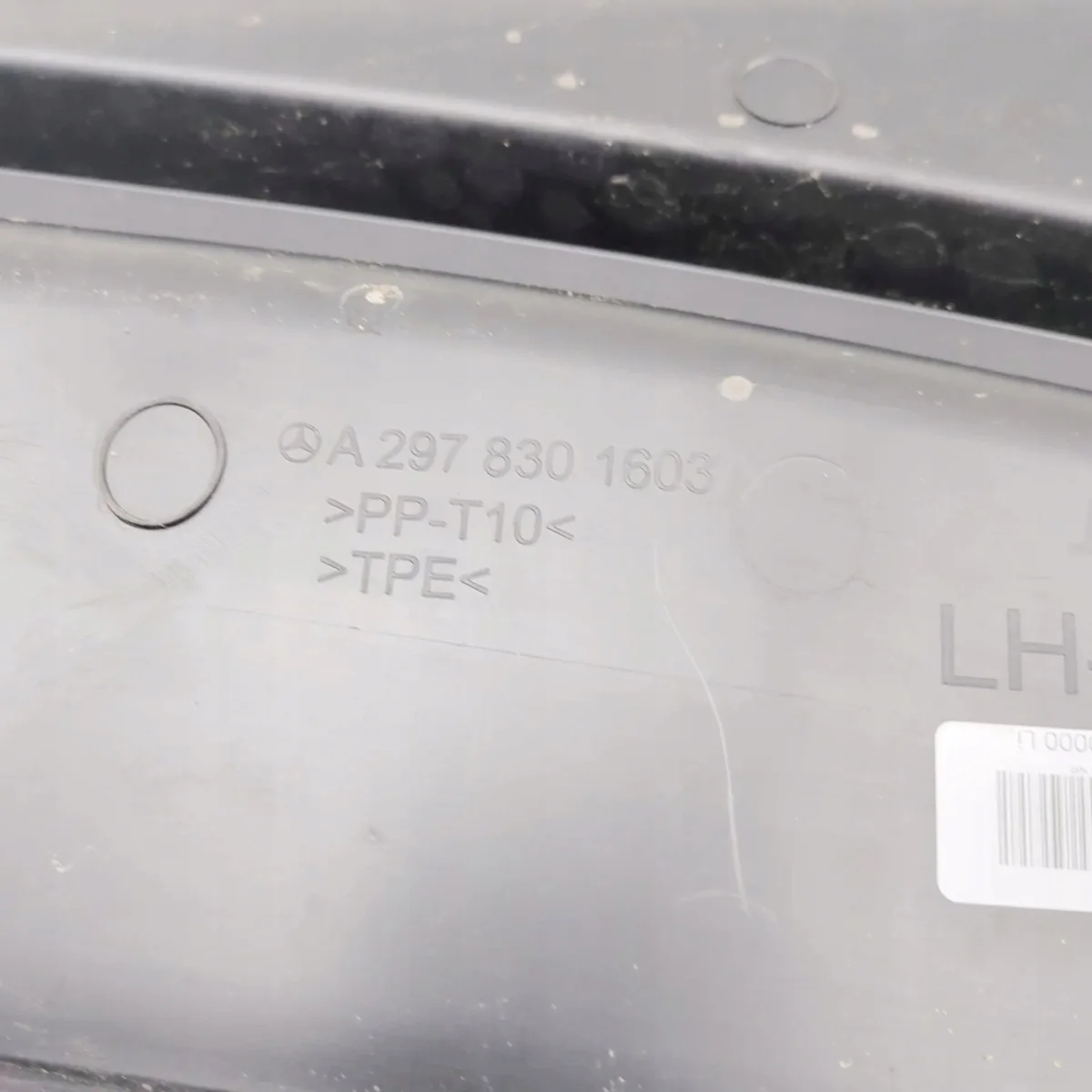 Plastique essuie-glace Mercedes EQE A2978301603 thumbnail 7