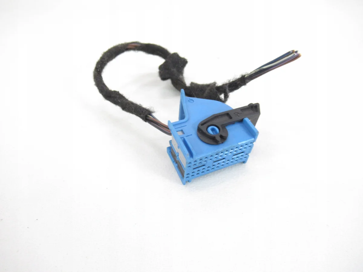 BMW 52-Pin Stecker Blau