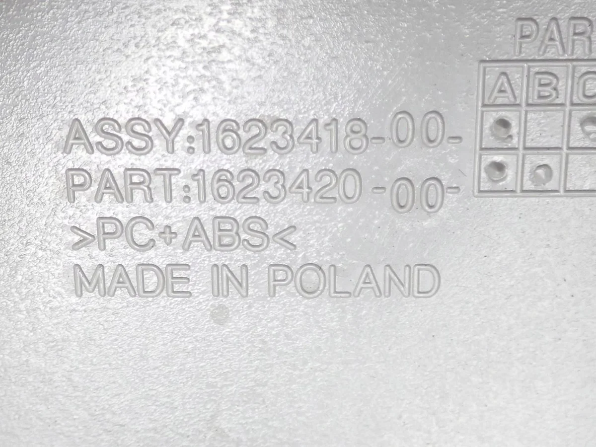 Tesla Model Y Dachhimmel-Blende 1623418-00-F thumbnail 9