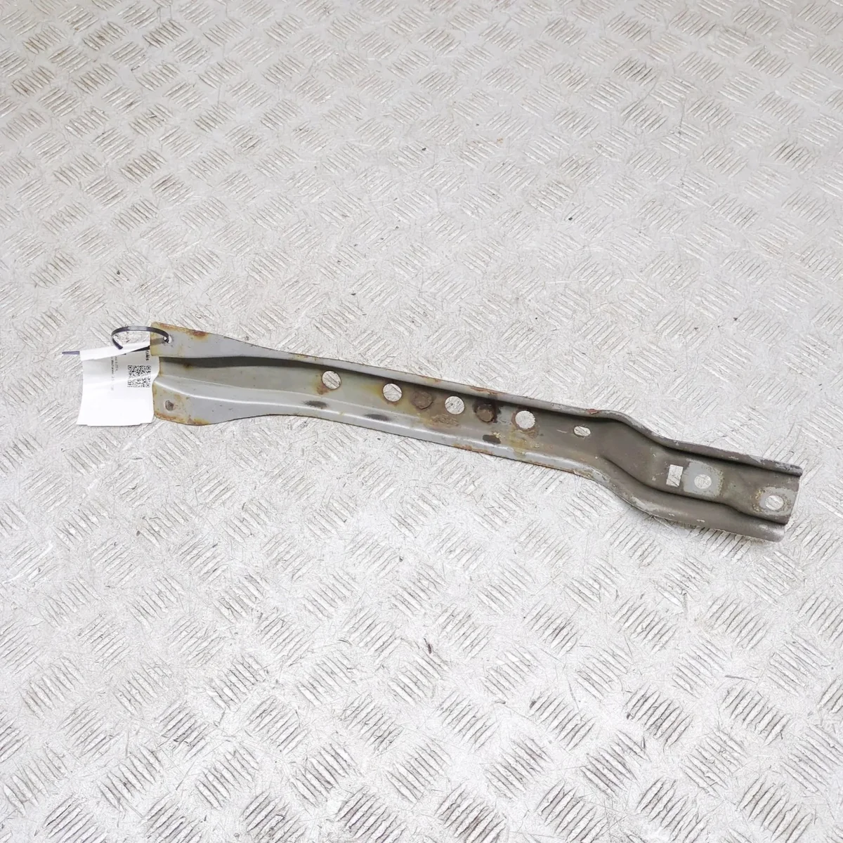 Isuzu D-MAX II främre mittbalk 8981653410 image 5