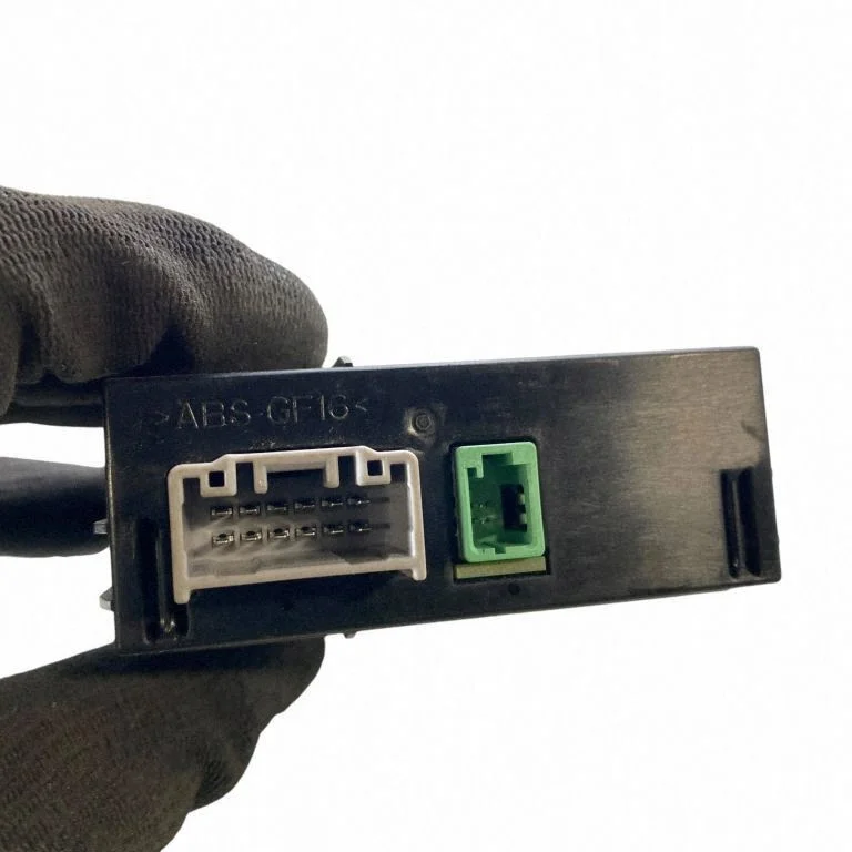 Mazda CX-3 USB Port D09H-669U0-B thumbnail 4