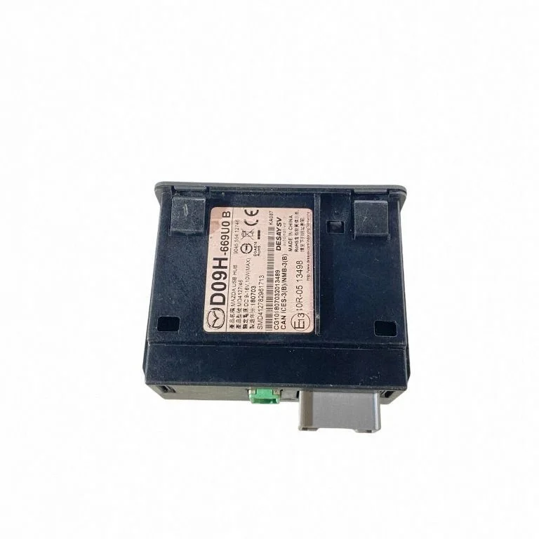 Mazda CX-3 USB Port D09H-669U0-B thumbnail 5