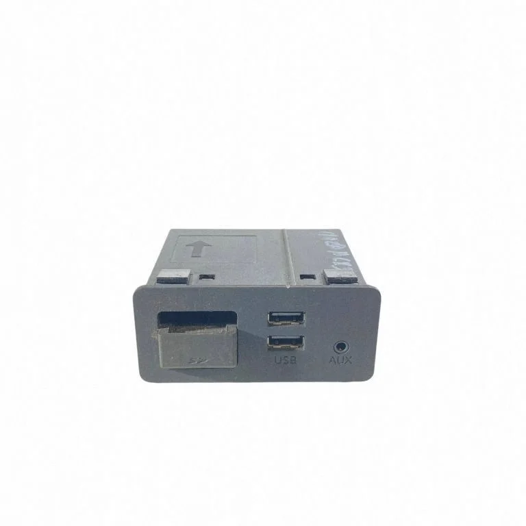 Mazda CX-3 USB Port D09H-669U0-B thumbnail 9