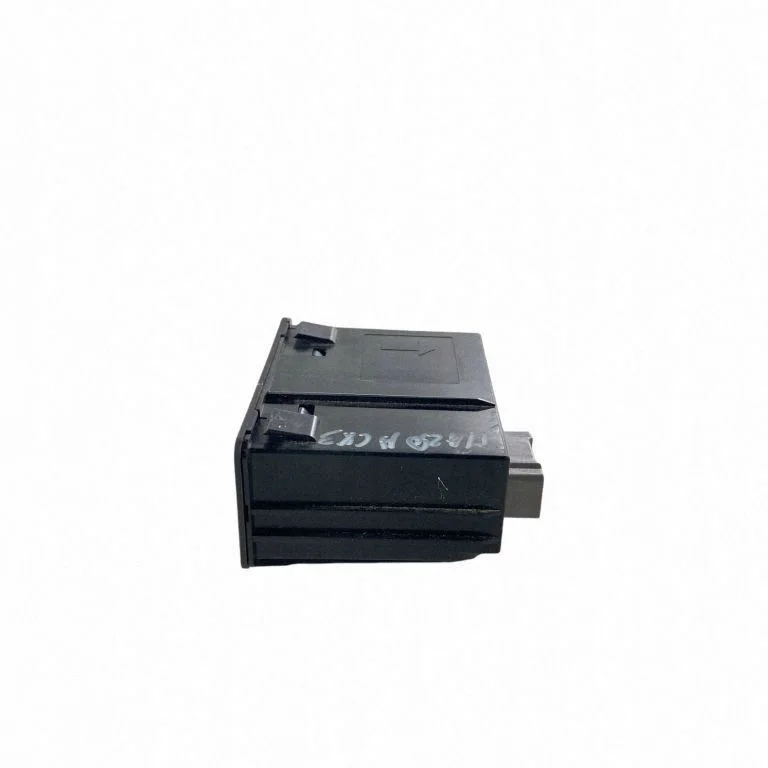 Mazda CX-3 USB Port D09H-669U0-B thumbnail 10