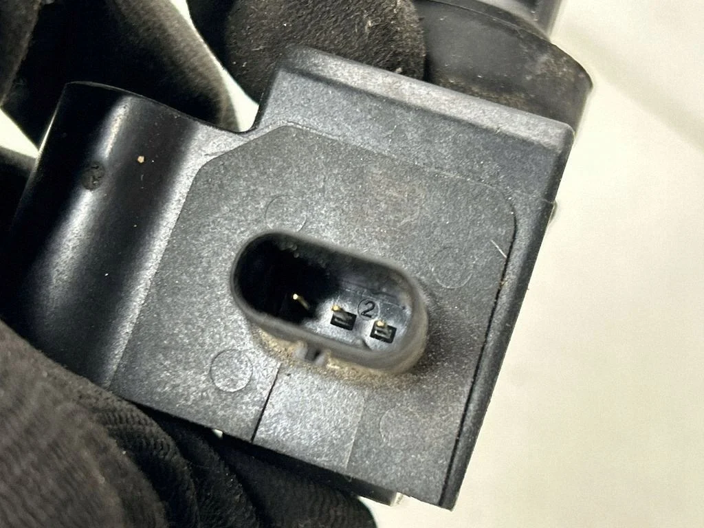 Ford Escape Ignition Coil P2GE12A366AB image 3