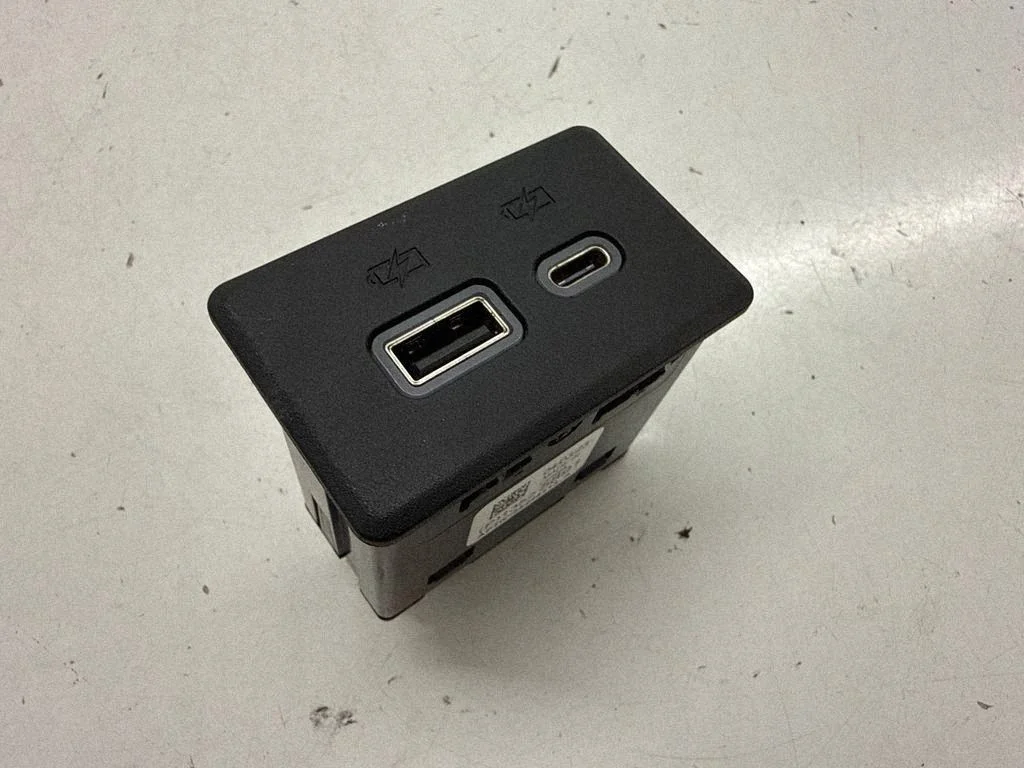 Conector USB Buick Encore GX I 13525891