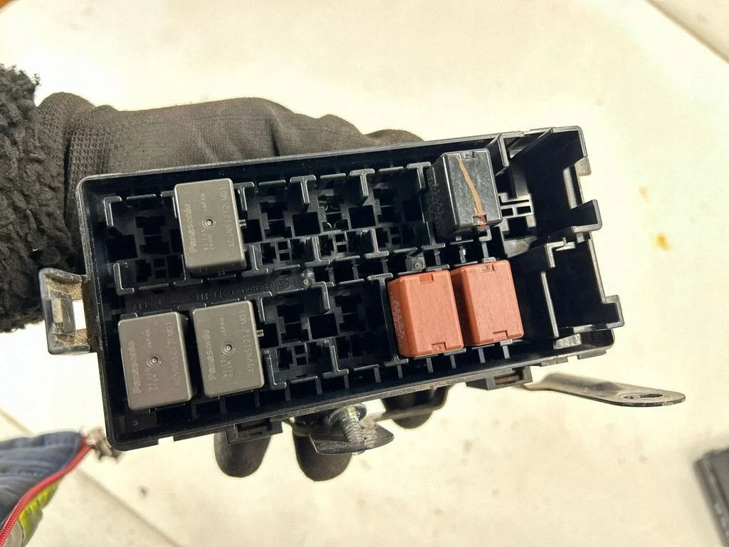 Subaru Forester SK Relaiskast 82571SJ010 image 3