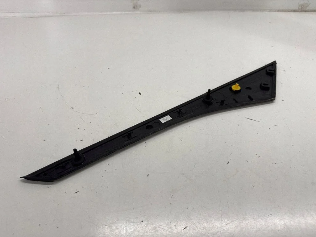Buick Encore GX Rear Window Trim 42669225 image 4