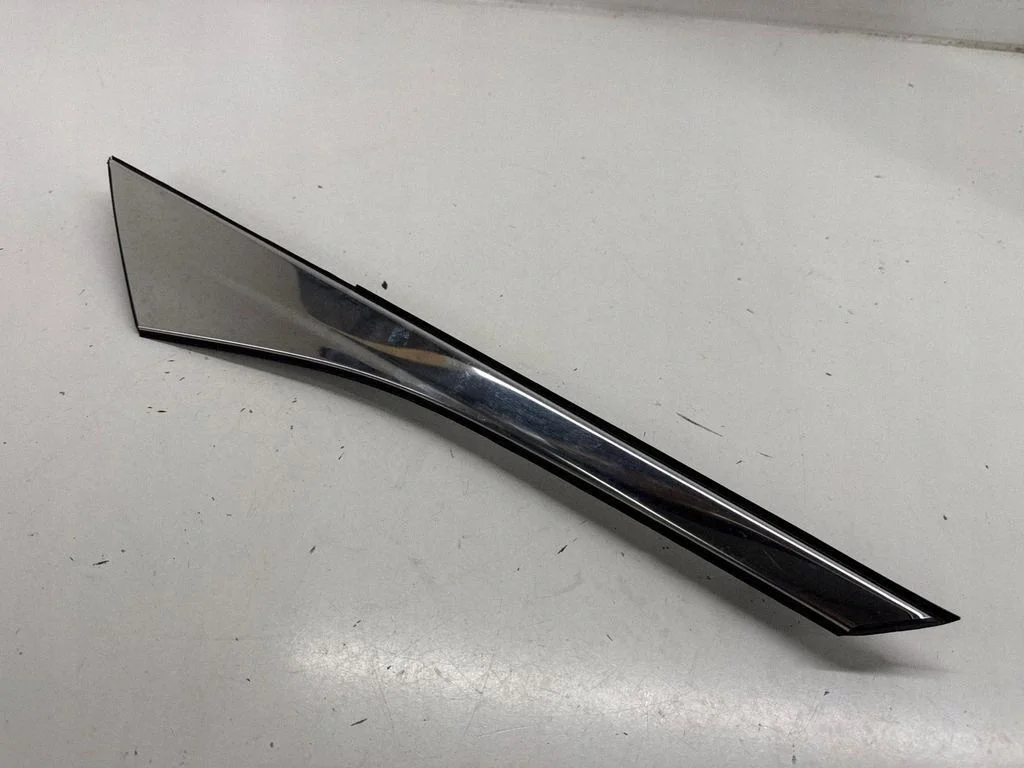 Buick Encore GX Rear Window Trim 42669225 image 8