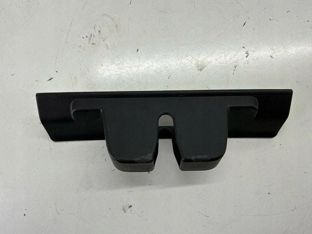 Alfa Romeo Stelvio 2020 Cache serrure coffre image 6