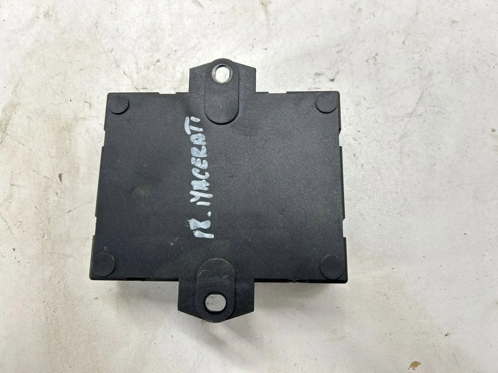 Maserati Ghibli 2019 module coffre 670037049 image 3