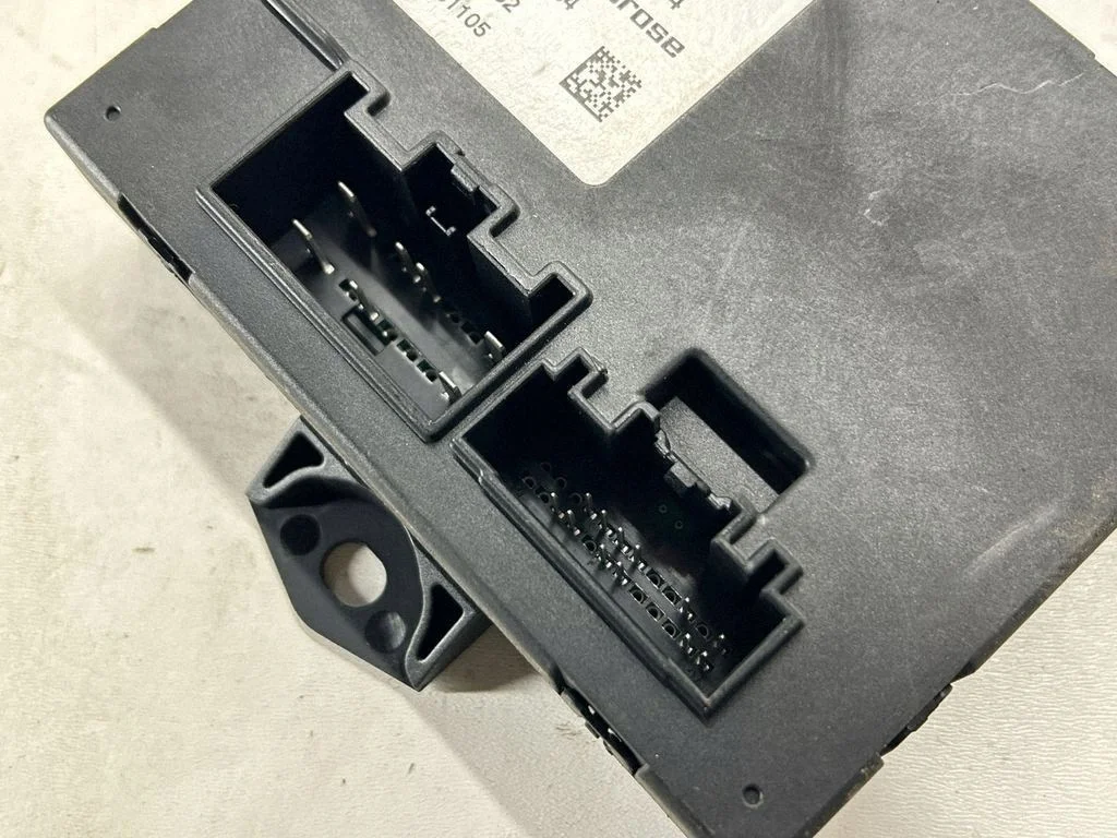 Maserati Ghibli 2019 module coffre 670037049 image 4