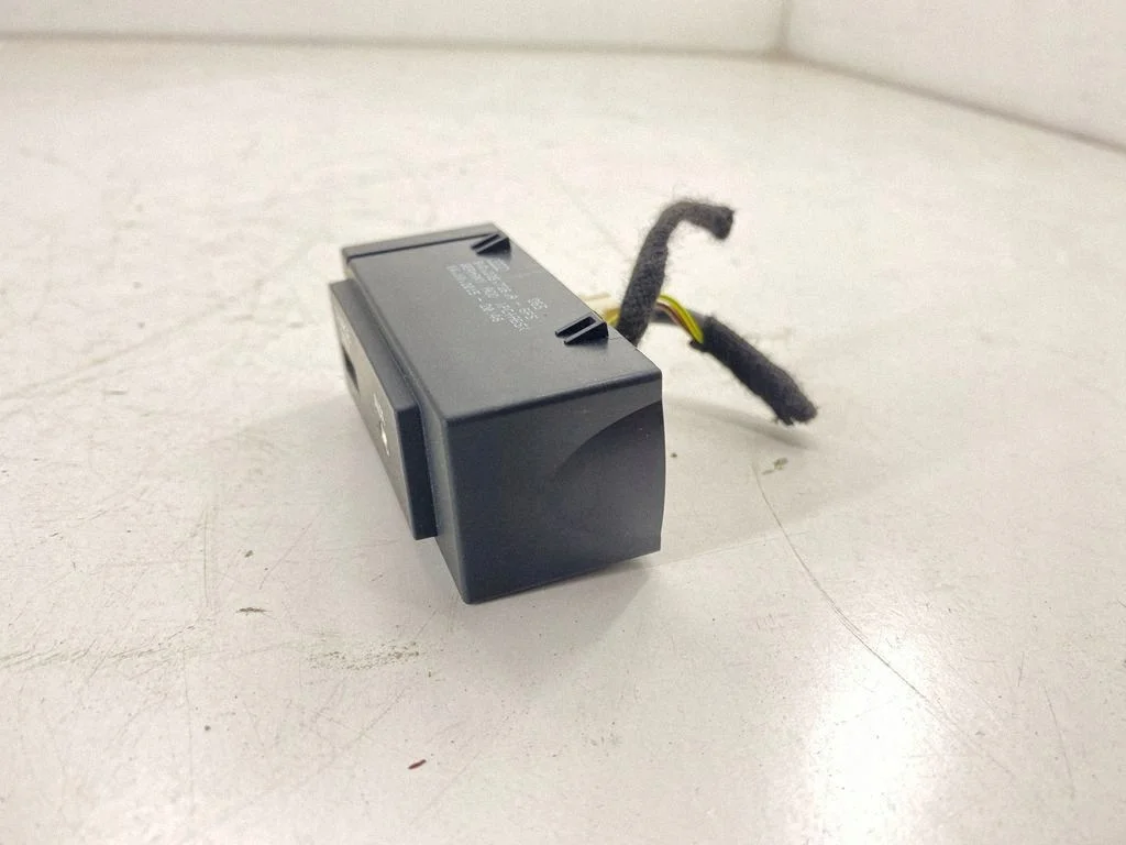 Conector AUX Audi A3 S3 8V 8V0035726A
