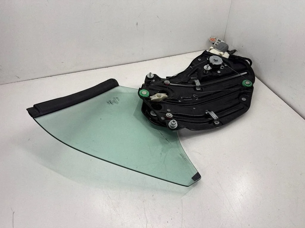 Ford Mustang VI Seitenfenster hinten FR3T14A411CD image 4