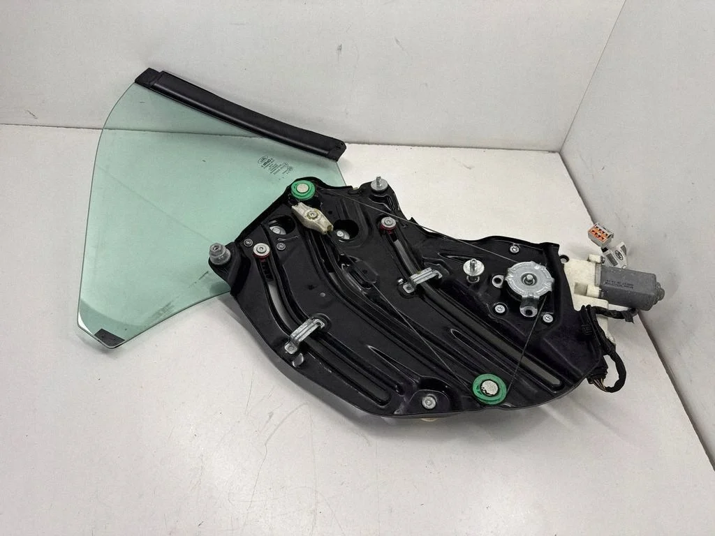 Ford Mustang VI Seitenfenster hinten FR3T14A411CD image 5