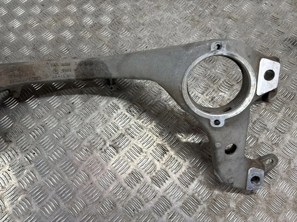 Soutien avant VW Touareg II 7P0199207A image 4