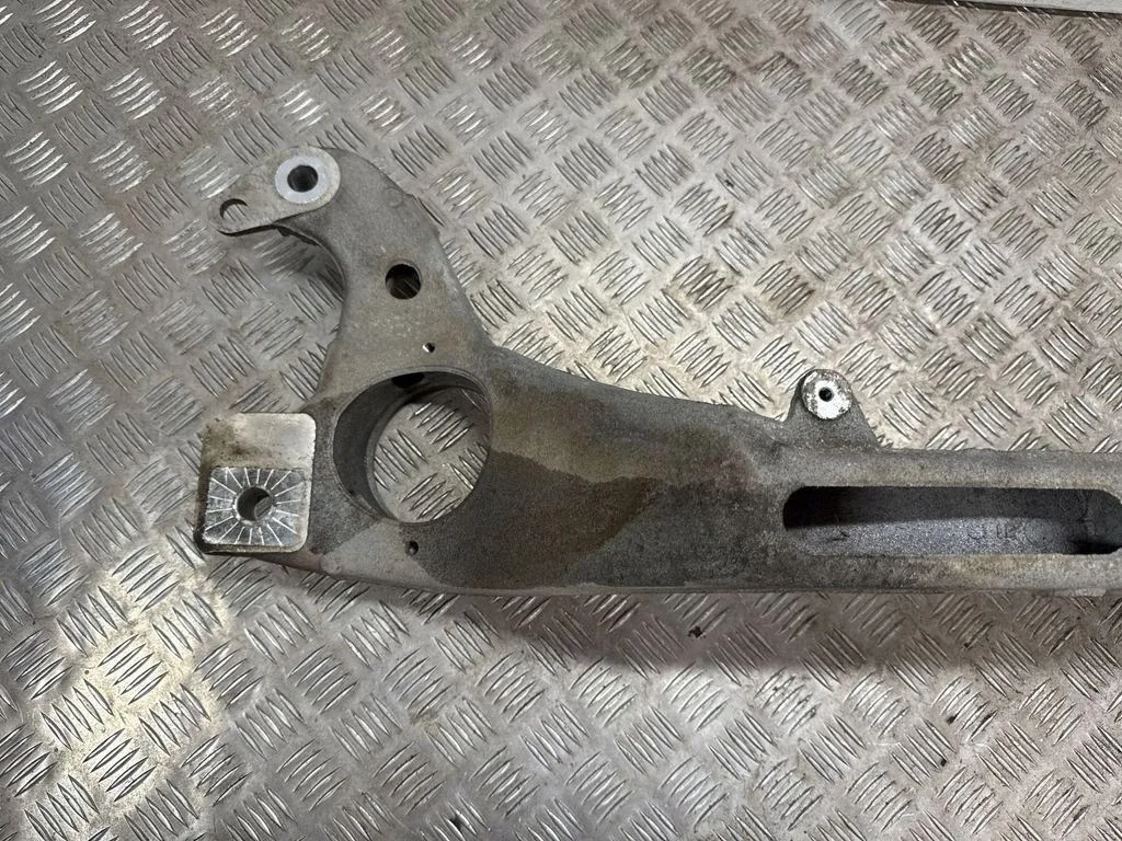 Soutien avant VW Touareg II 7P0199207A image 7