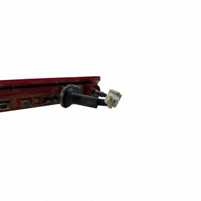 Nissan Rogue 2018 Feu stop OEM 265905HK0A image 4