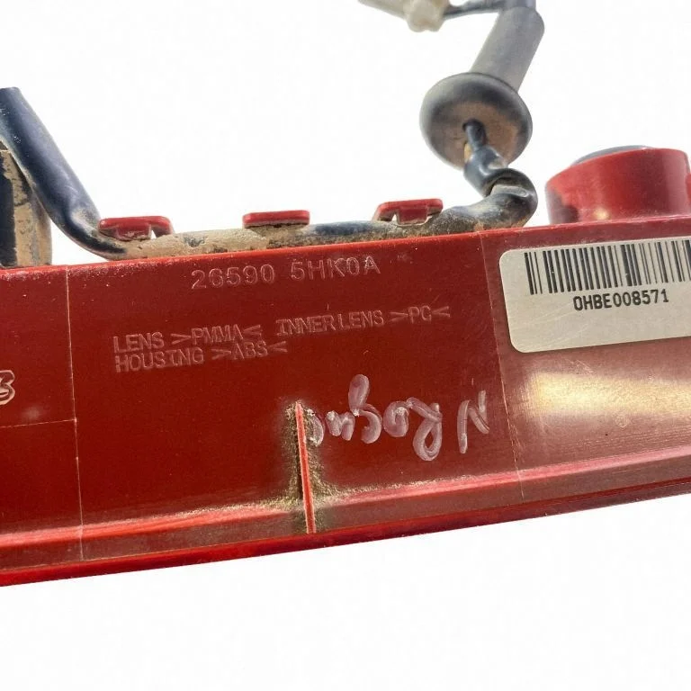 Nissan Rogue 2018 Feu stop OEM 265905HK0A image 9
