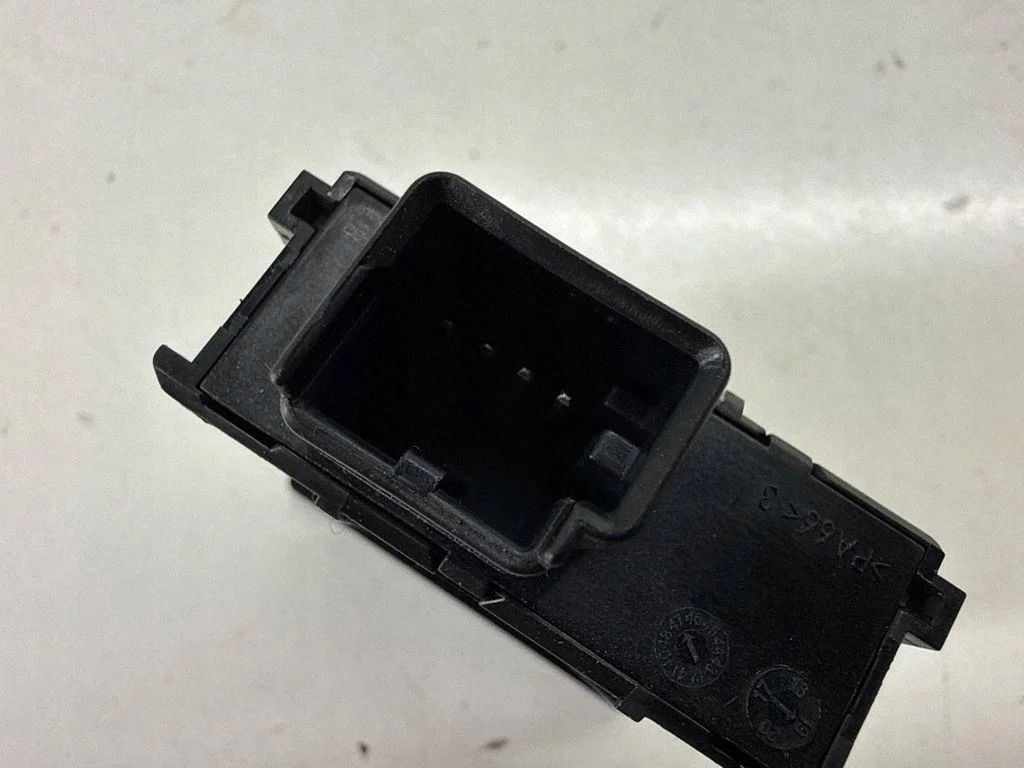 Prise USB Alfa Romeo Stelvio 01561397270 image 4