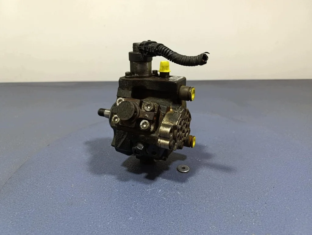 Bomba Inyectora Kia Sorento 2.5 CRDI 33100-4A410 image 3