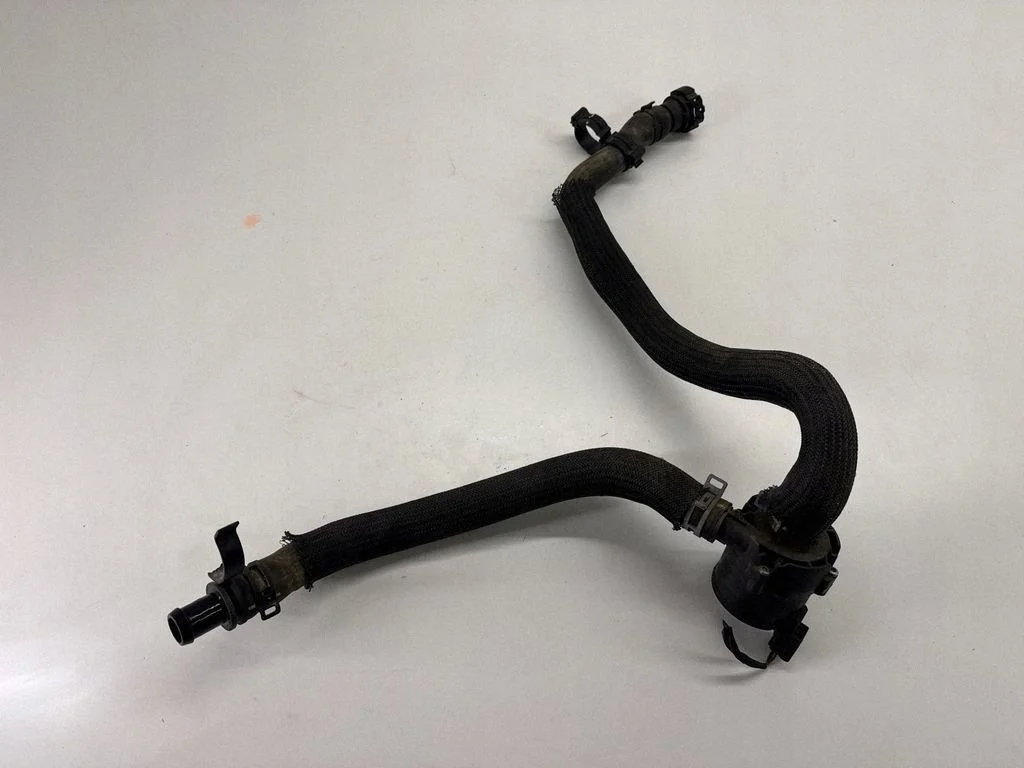 Ford EcoSport Zusatzwasserpumpe GN15-18D473-CA thumbnail 1