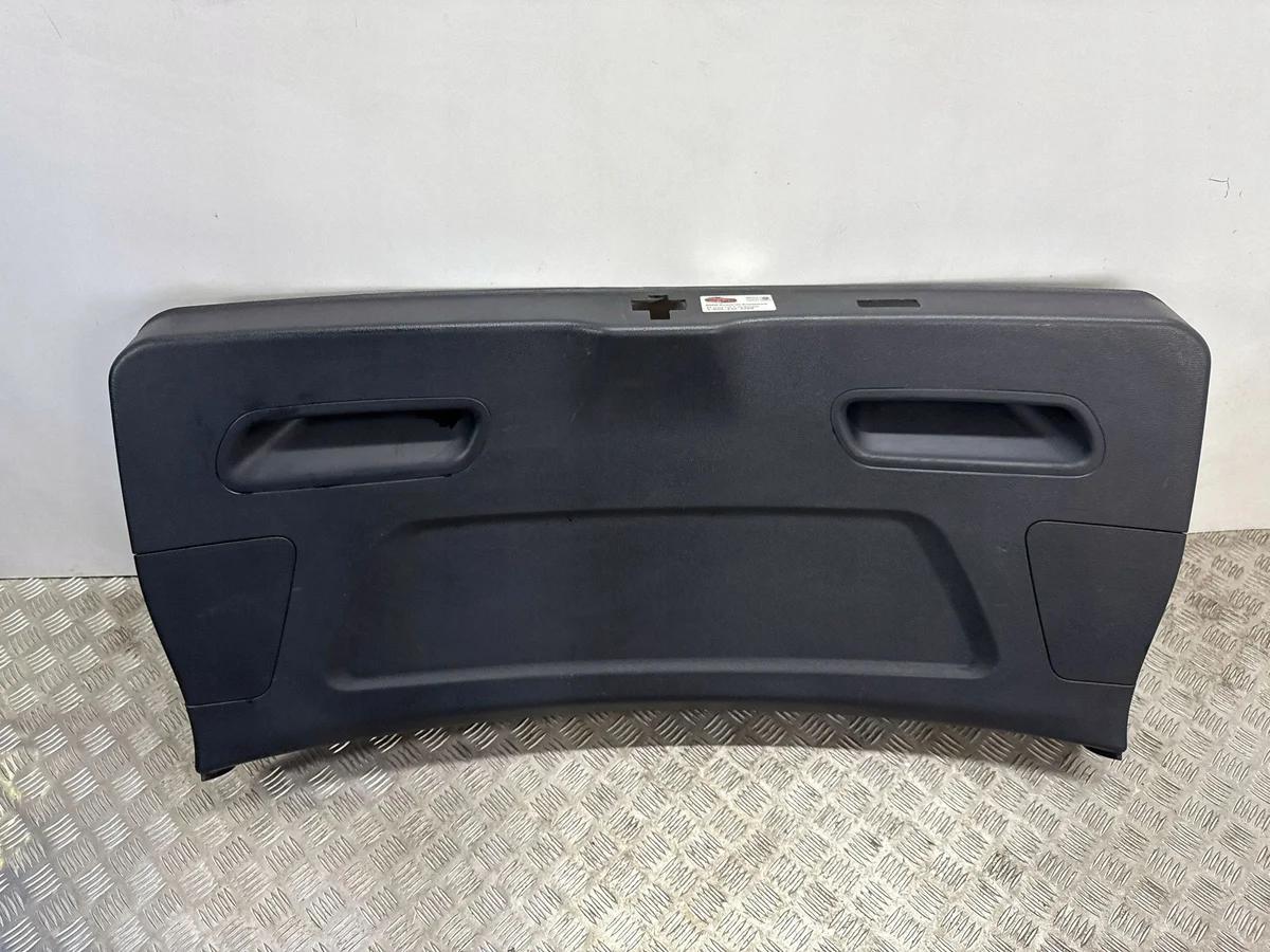 BMW X3 F25 takaluukun verhoilu