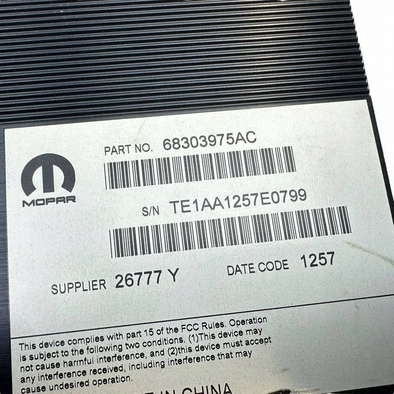 Dodge Challenger Modulo 68303975AC Usato image 4