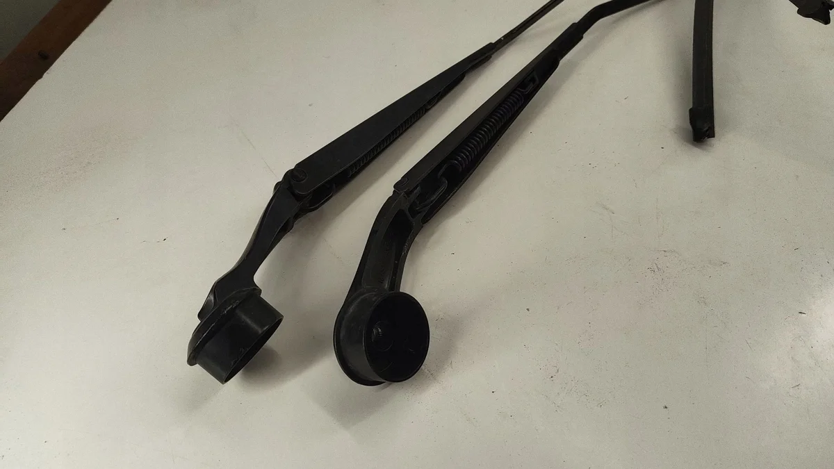 Front Wiper Arm Ford Edge II W58932 image 3