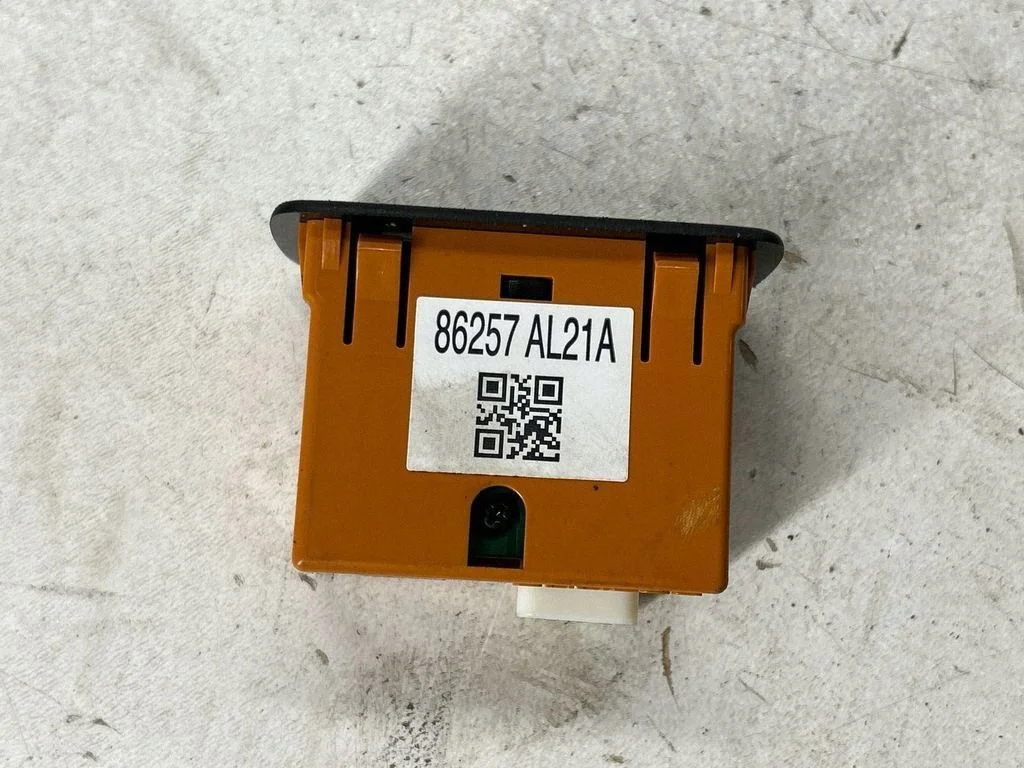 USB Buchse Subaru Outback 86257AL21A image 3