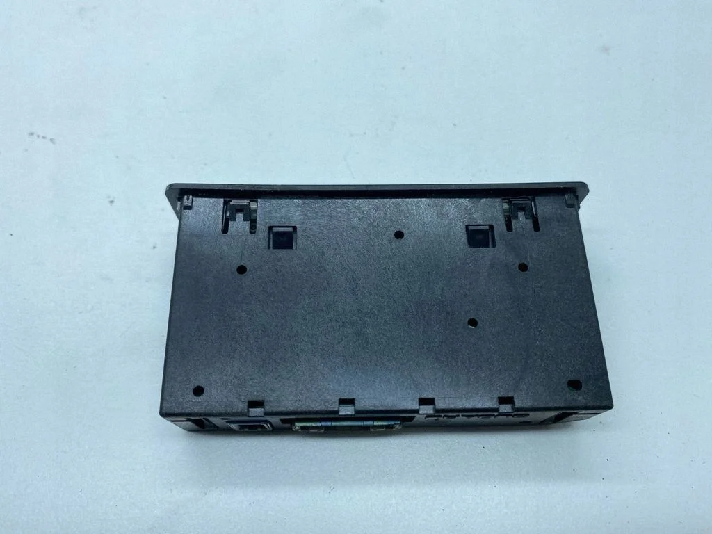 Port USB AUX Subaru Outback VI 86257AN10A image 3