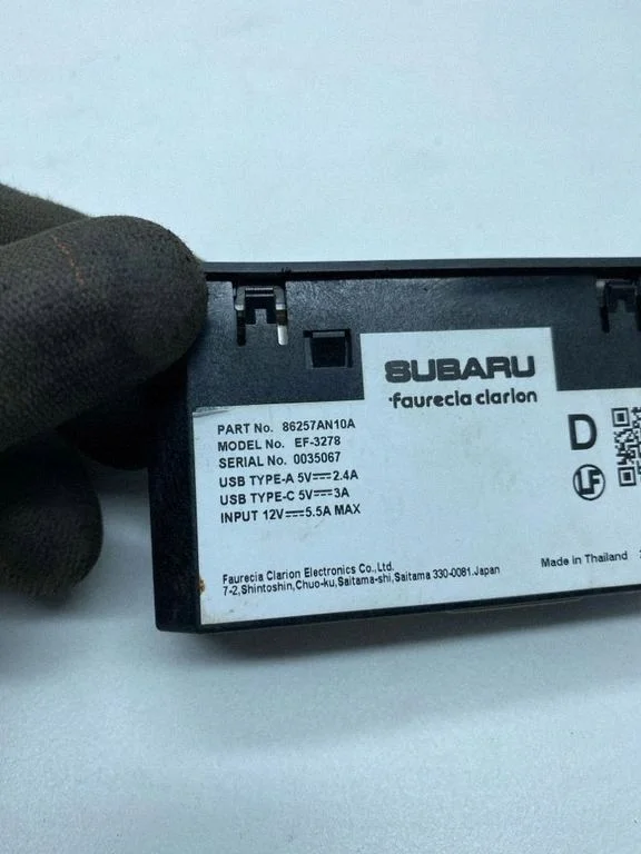 Port USB AUX Subaru Outback VI 86257AN10A image 5