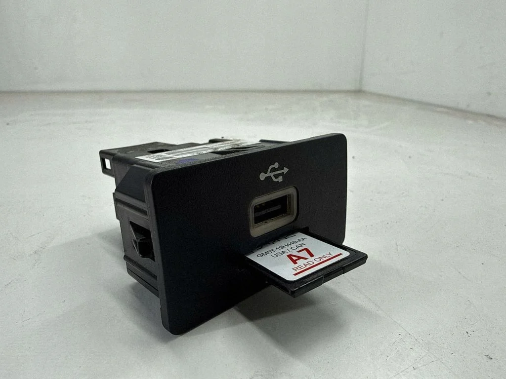 Gniazdo USB Ford Mondeo MK V GC3T14F014AA