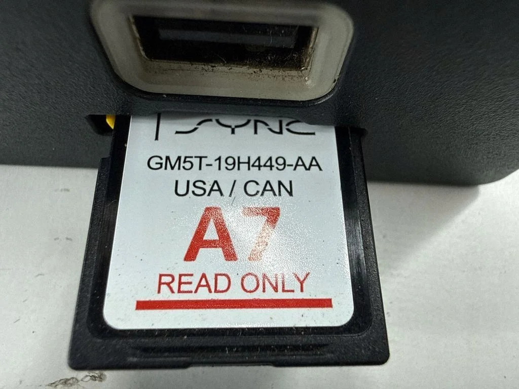 Ford Mondeo MK V USB Buchse GC3T14F014AA image 6