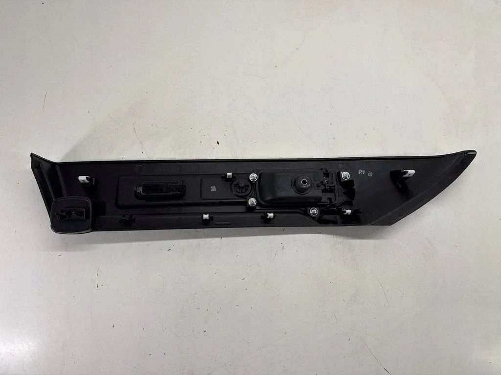Cache tunnel arrière droit Alfa Romeo Stelvio 156122898 image 3