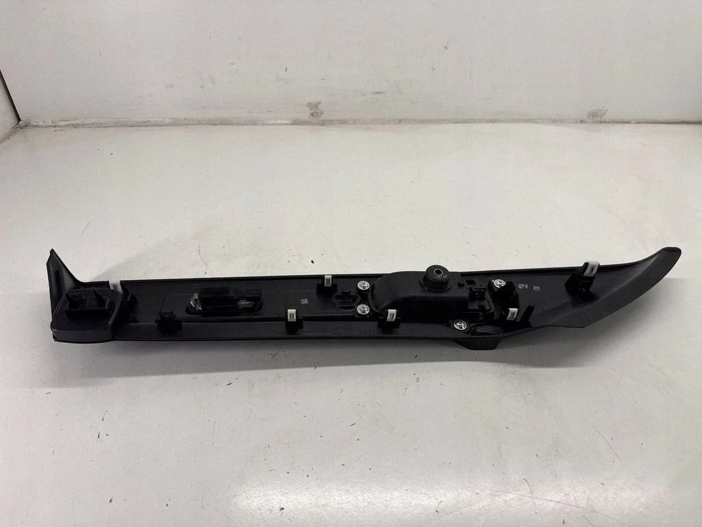 Cache tunnel arrière droit Alfa Romeo Stelvio 156122898 image 4
