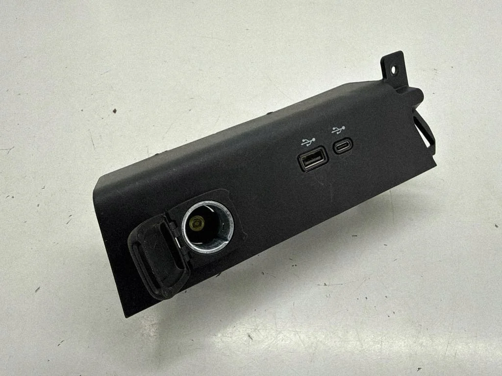 Gniazdo USB Buick Encore GX OE 13561808