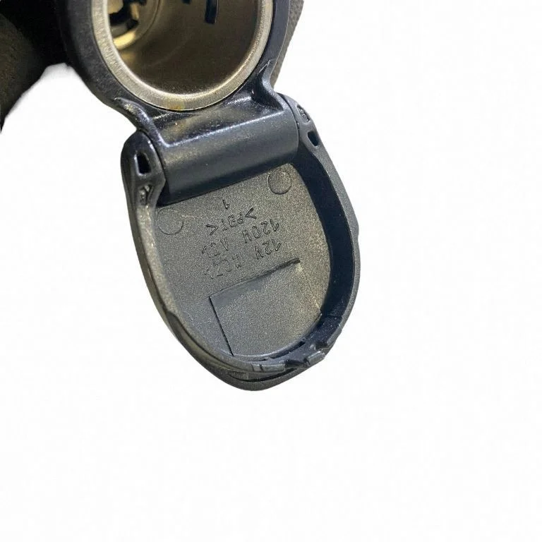 12V Steckdose (vorne) Nissan Rogue 253316CA0A image 7