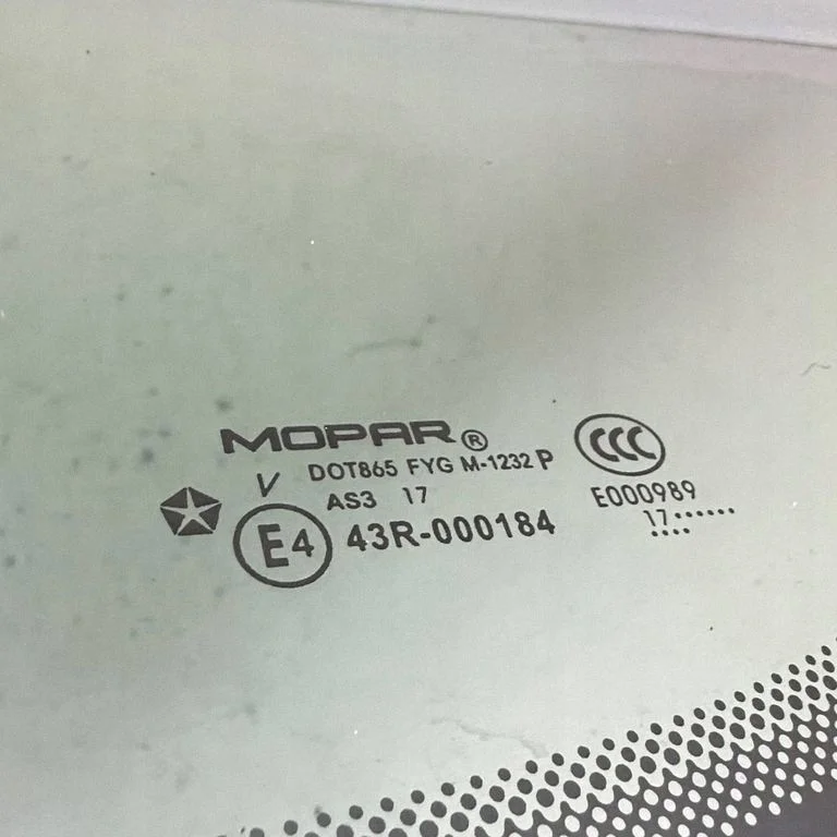 Chrysler Pacifica P68238495AC Ventana Trasera image 4
