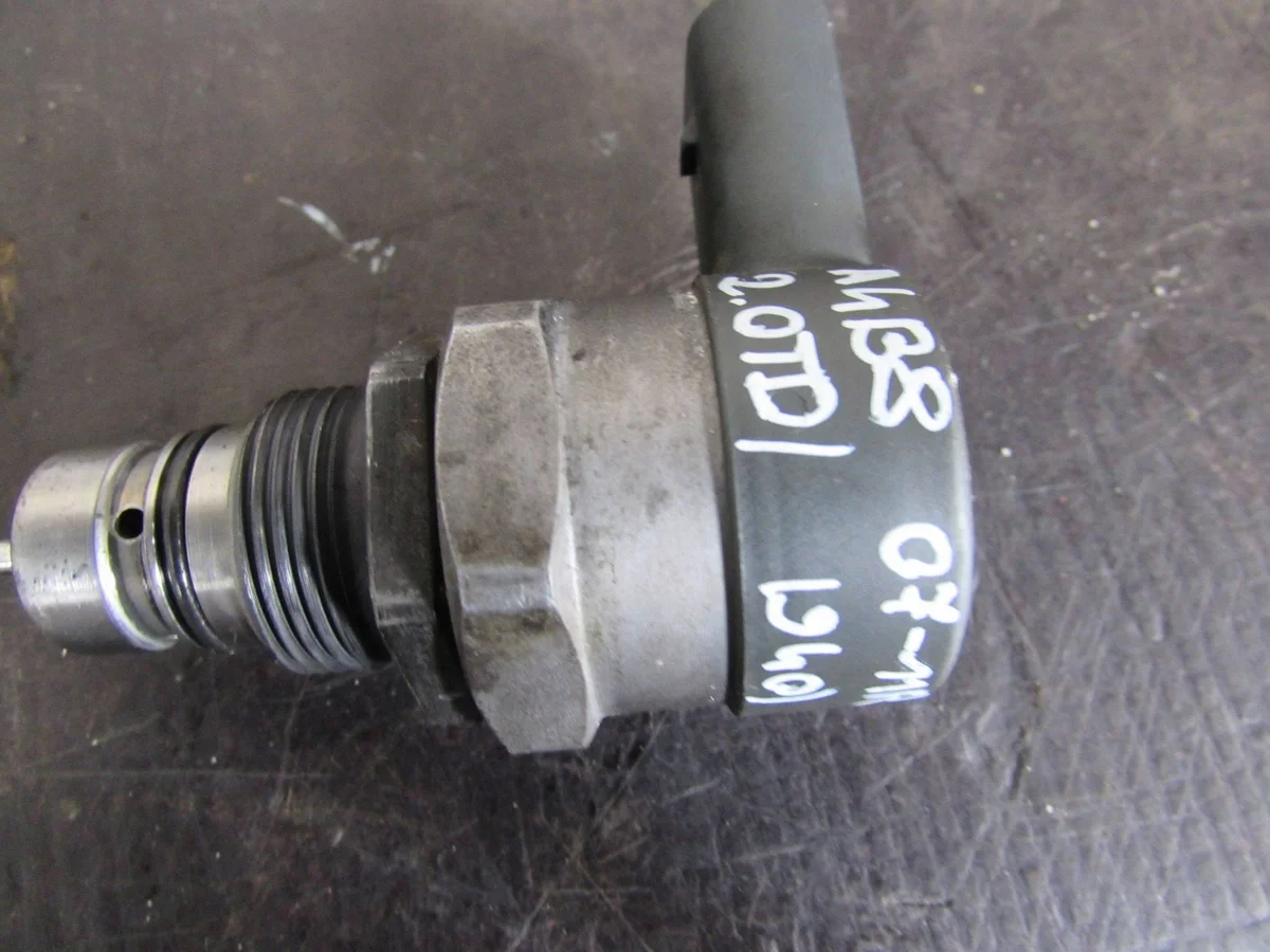 Audi A4 B8 2.0 TDI Kraftstoffsensor thumbnail 1