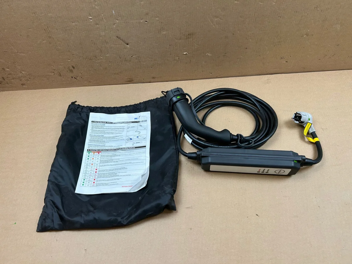 Nissan Leaf ZE1 Ladekabel 33292183 image 2