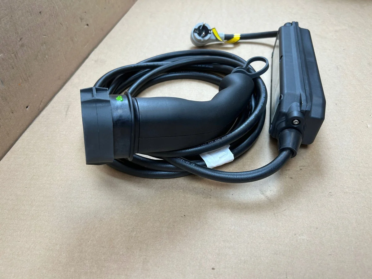 Nissan Leaf ZE1 Ladekabel 33292183 image 4