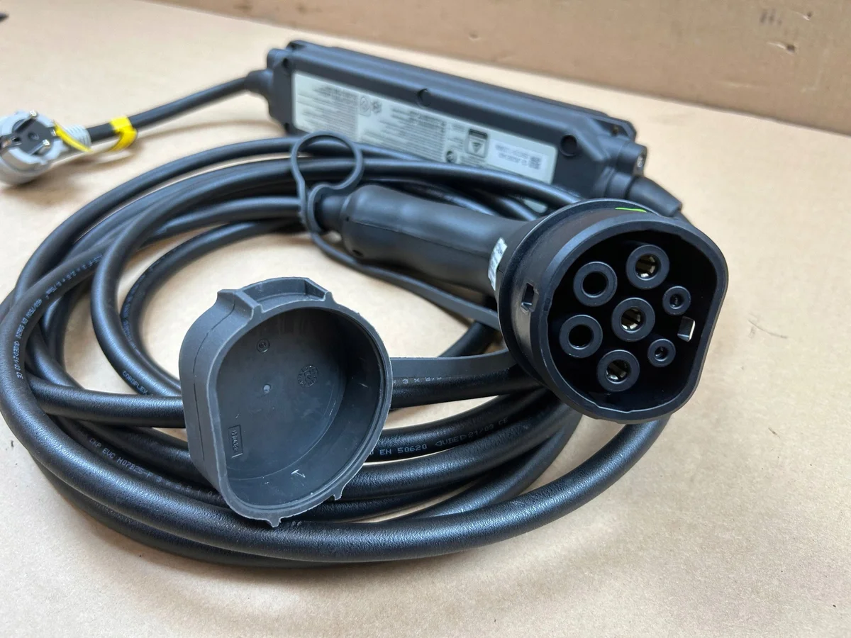 Nissan Leaf ZE1 Ladekabel 33292183 image 6