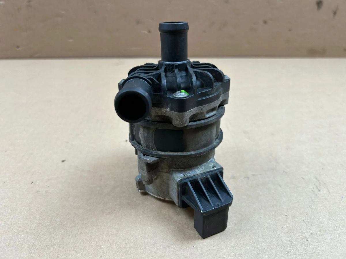 Porsche Cayenne 9Y0 9Y3 Extrapump 4N0965567