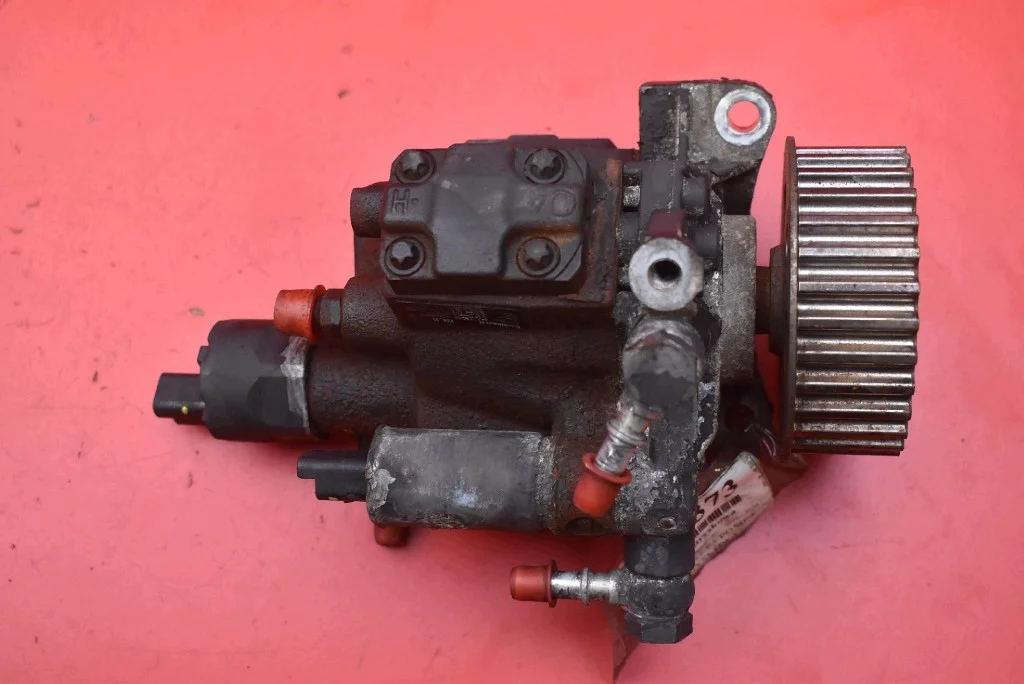 Polttoainepumppu Renault Megane 1.5 dCi image 6