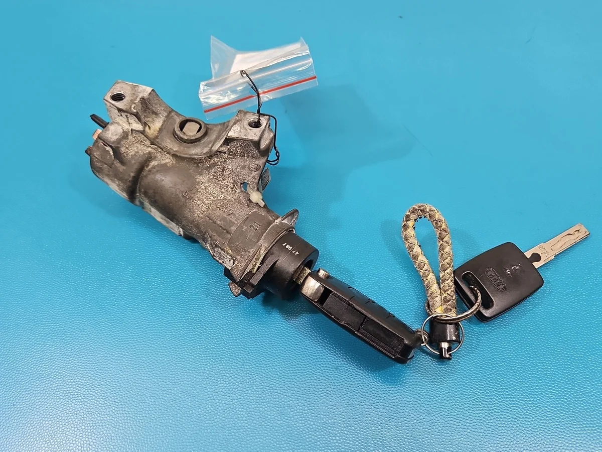 Cerradura Audi A4 B5 4B0905851C