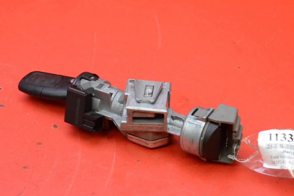 Ford Mondeo Mk4 virtalukko 3M51-3F880-AD image 3