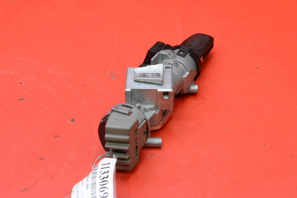 Ford Mondeo Mk4 virtalukko 3M51-3F880-AD image 4