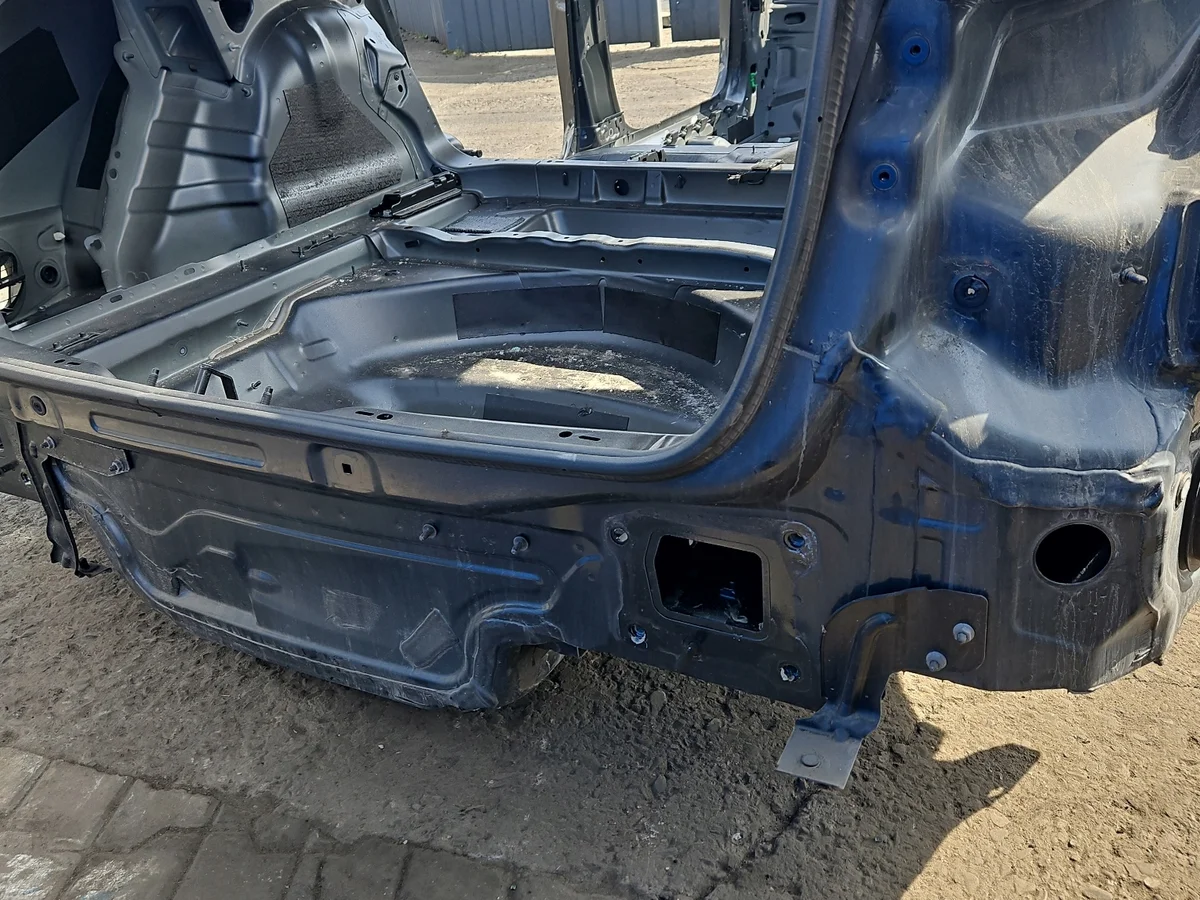 Panel suelo maletero Audi A4 B9 Avant image 3
