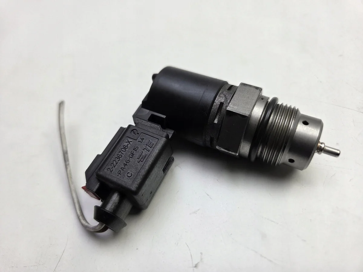 Valvola Pressione Carburante Ford Mondeo MK5 image 5